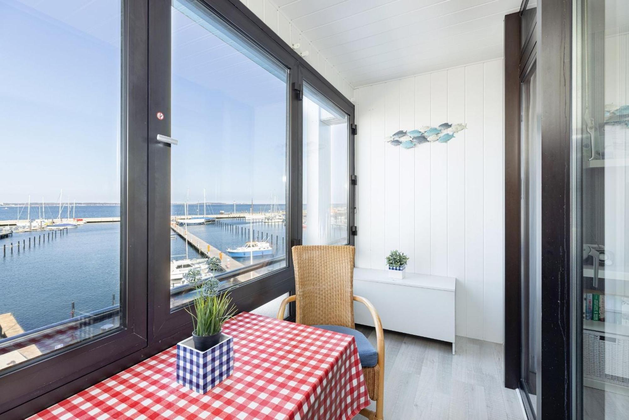 Boern Brn Seemoewe Laboe Exterior foto